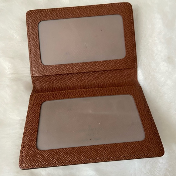 SOLD ✅ Authentic Louis Vuitton Card Case - Picture 2 of 6